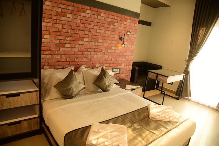 Room 5 of 41