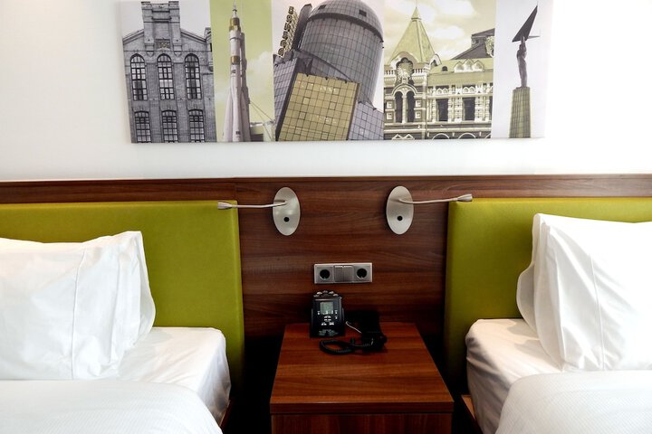 Room 10 of 62