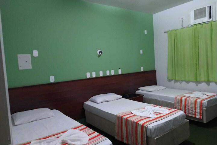 Room 9 of 28