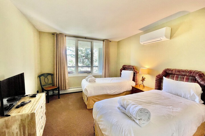 Room 113 of 493