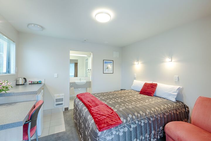Room 2 of 34