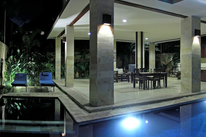 Pool Hotel