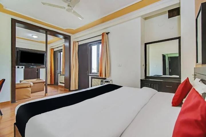 Room 5 of 7