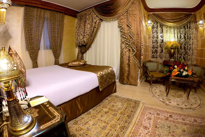 Room 10 of 44
