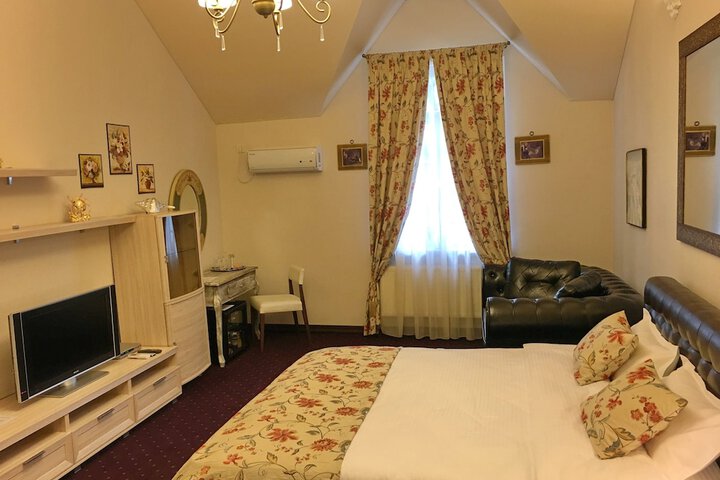 Room 22 of 37