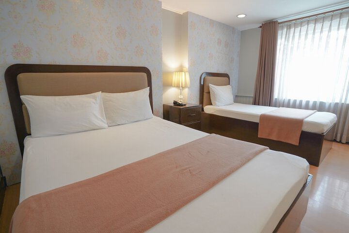Room 7 of 27