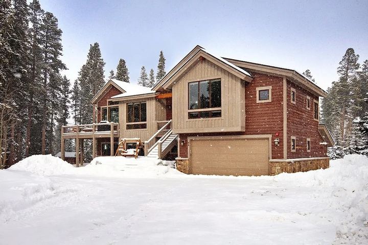 Photo of Lone Hand Lodge 4 Bedroom Home