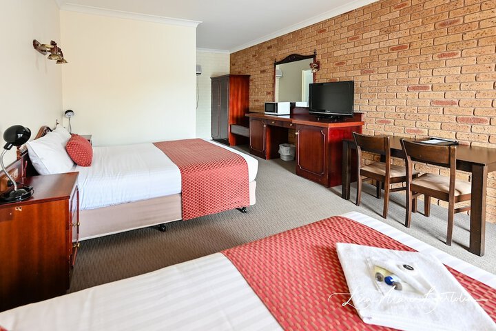 Room 15 of 32