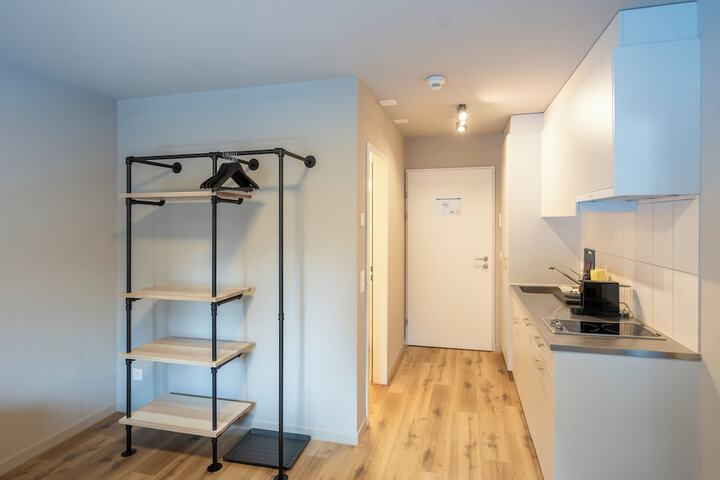 Room 6 of 32
