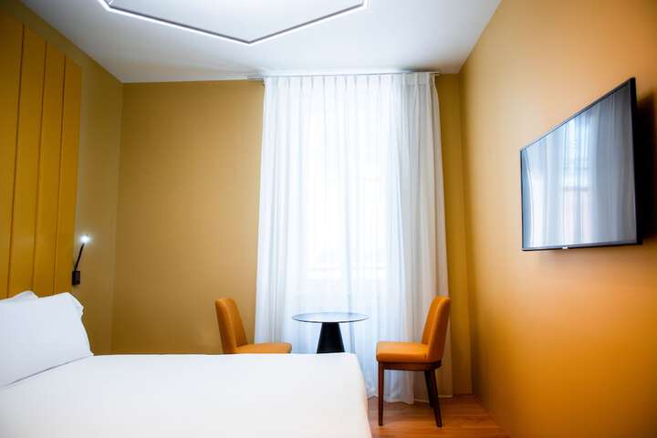 Room 64 of 188