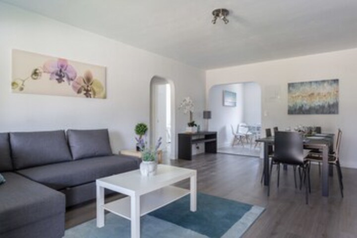 Photo of Cozy & Modern 2b 2b Home Great Location