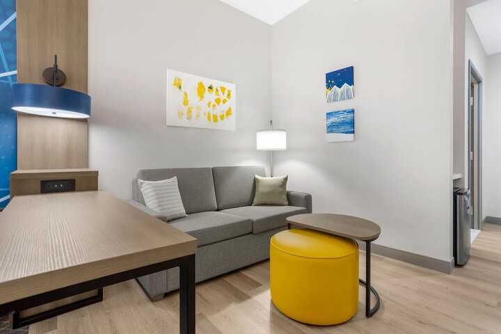 Room 12 of 43