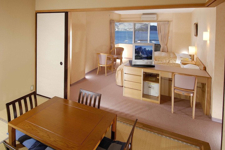 Room 9 of 72
