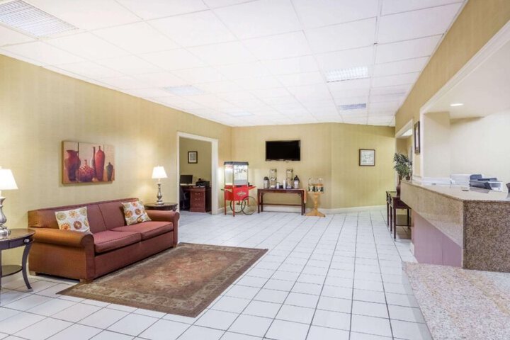 Hotel Entry