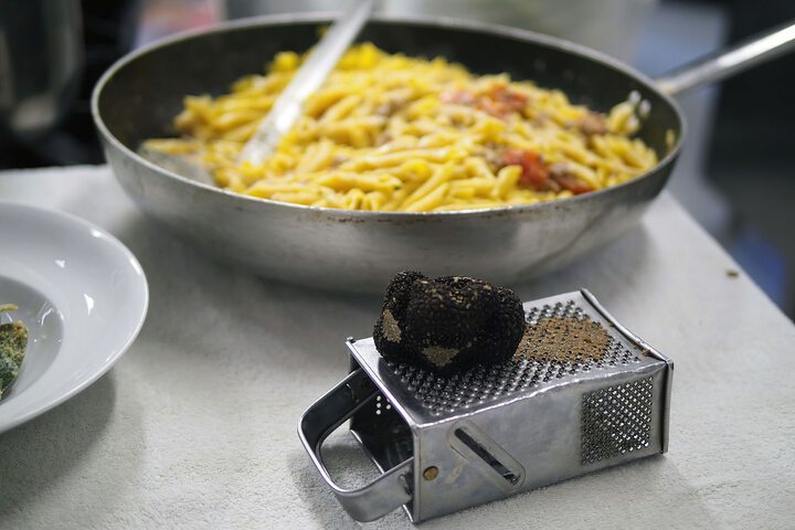 Dining 46 of 111