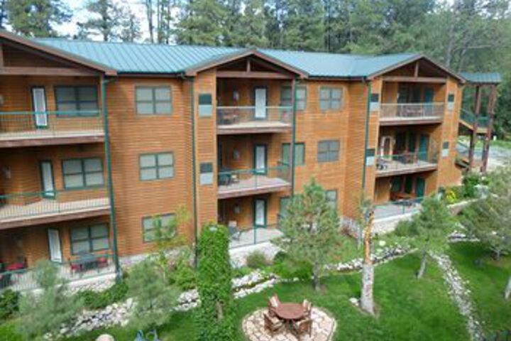 Hotel Exterior 10 of 87