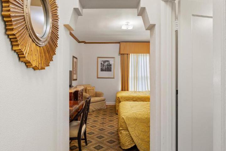 Quadruple with Double Bed (3 of 22)