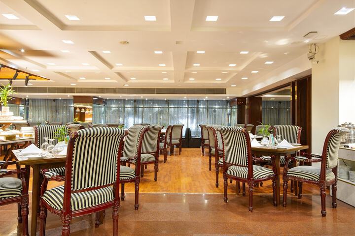 Dining 186 of 258