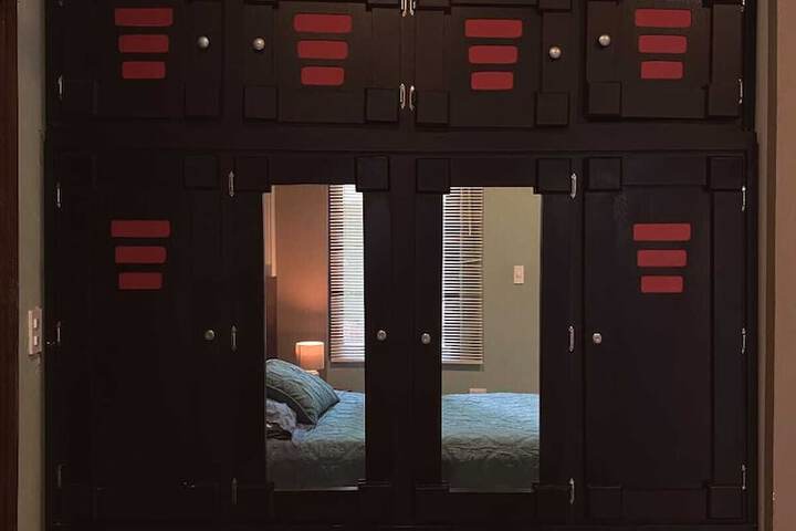 Room 28 of 61