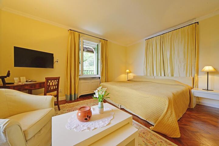 Room 16 of 39