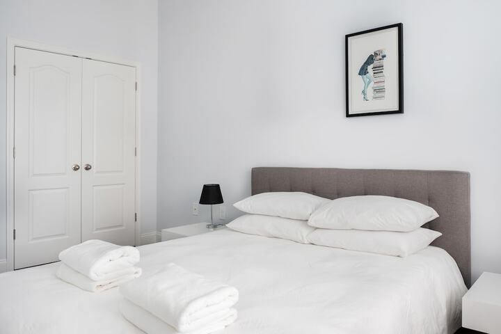 Room 5 of 25