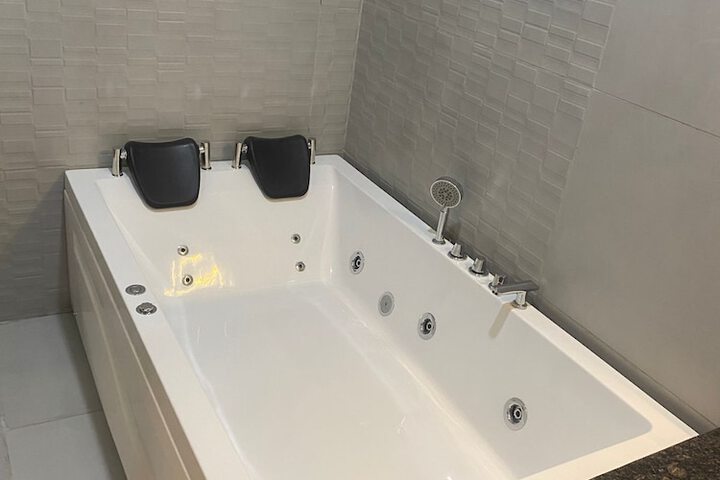 Room 19 of 117