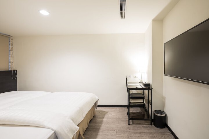 Room 19 of 61