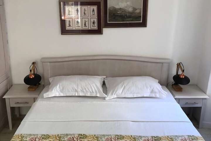Room 4 of 75