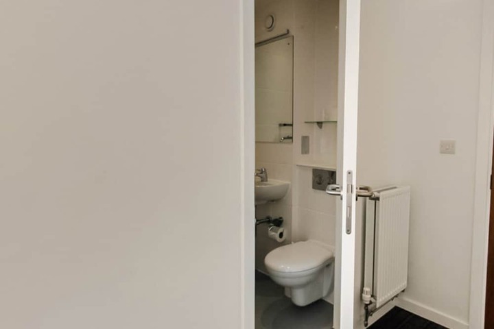 Room 9 of 17