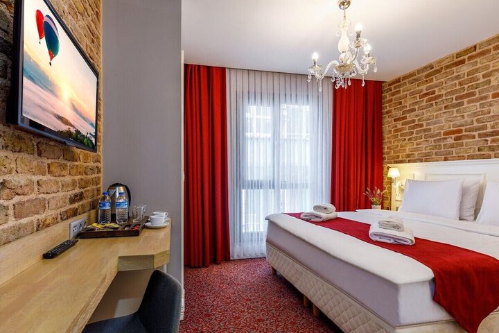 Room 5 of 17