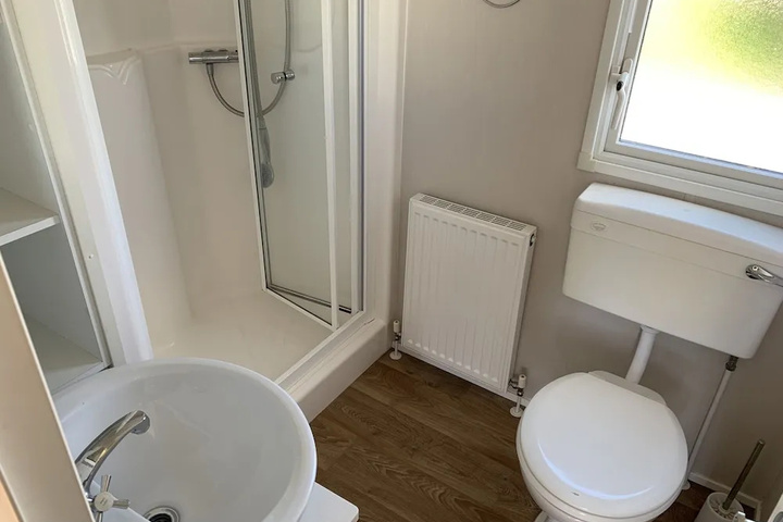 Room 9 of 16