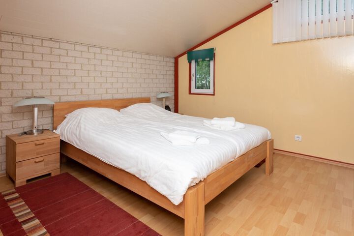 Room 3 of 26
