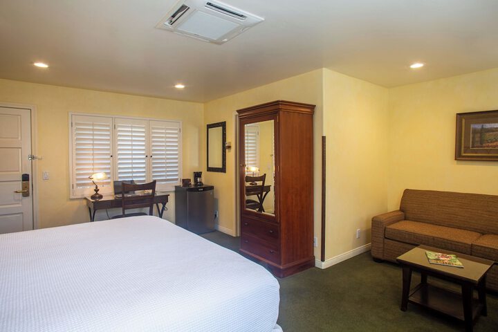 Room 18 of 81