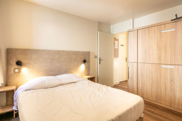 Room 10 of 47