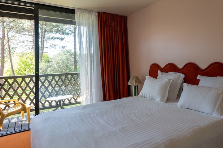 Room 21 of 69