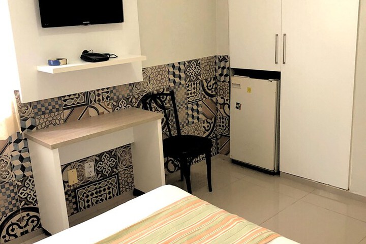 Room 12 of 64