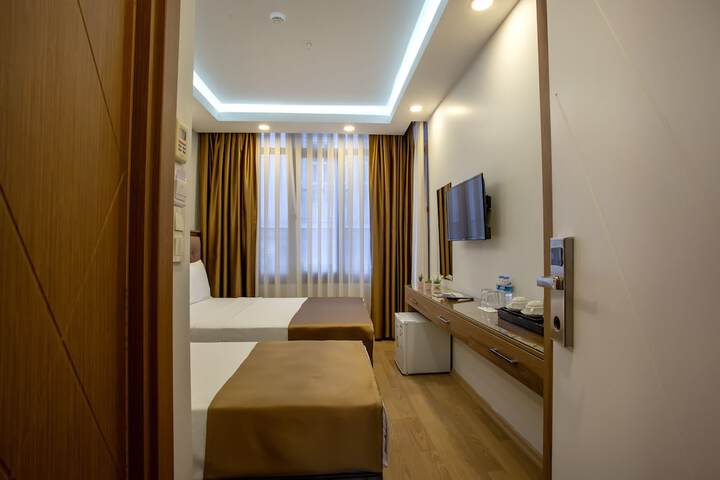 Room 25 of 66