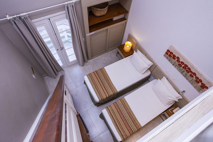 Room 33 of 139