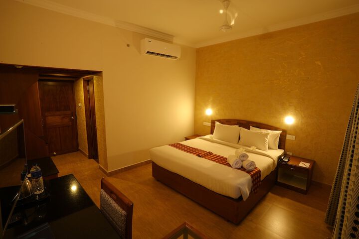 Room 7 of 33