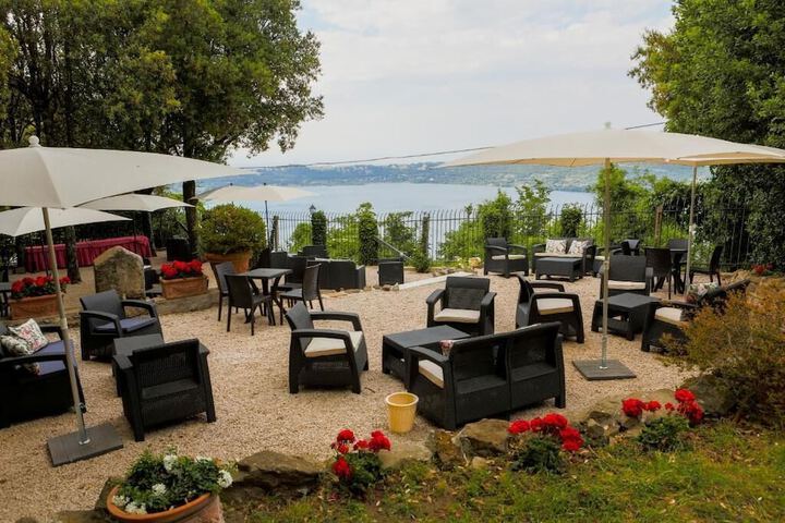Terrace/Patio 54 of 58