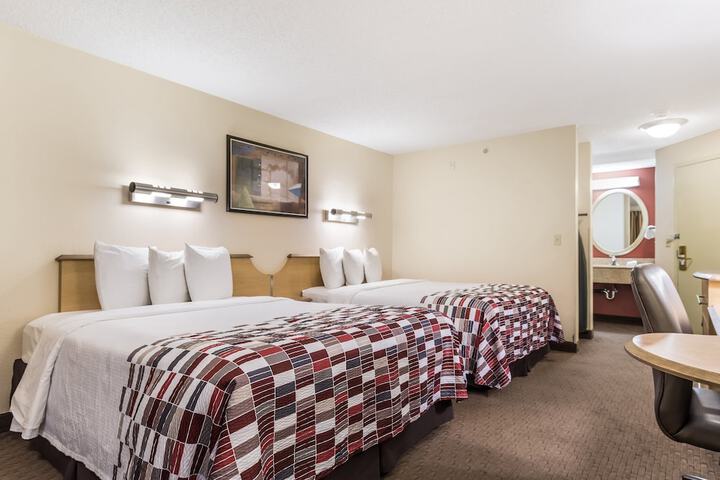 2 Double Beds (1 of 6)