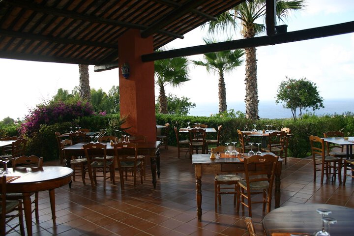 Dining 76 of 199