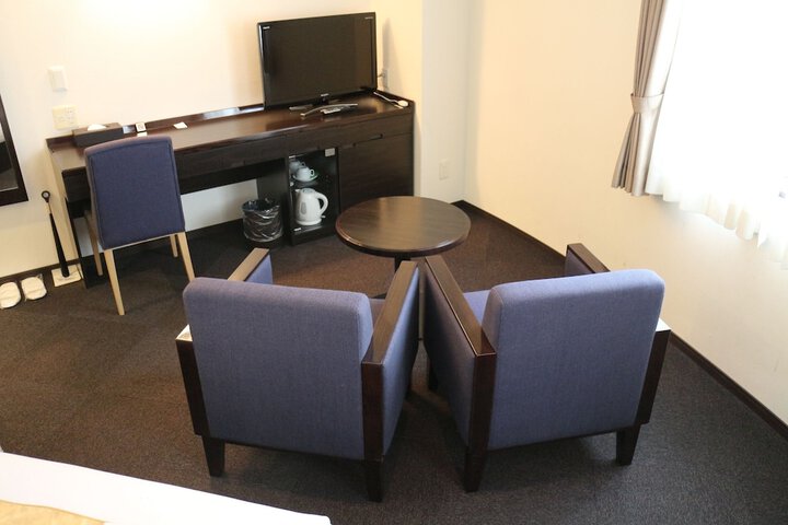 Room 13 of 40