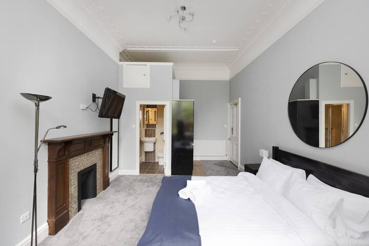 Room 30 of 68