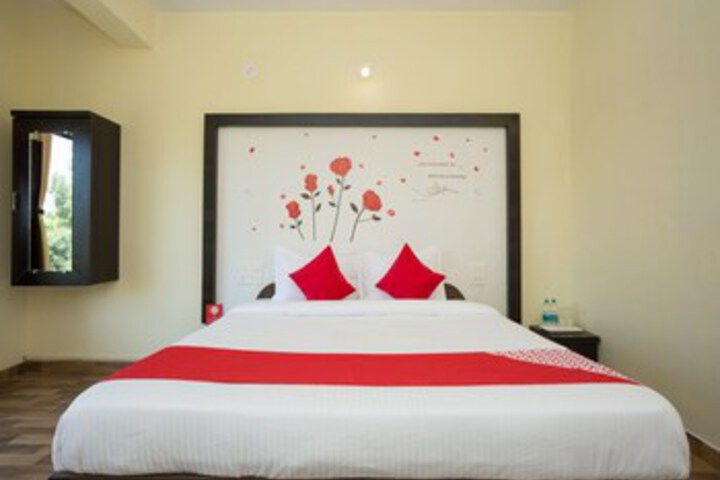 Room 12 of 16
