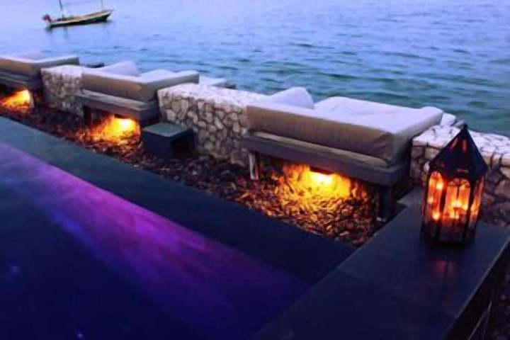 Sundeck 69 of 75