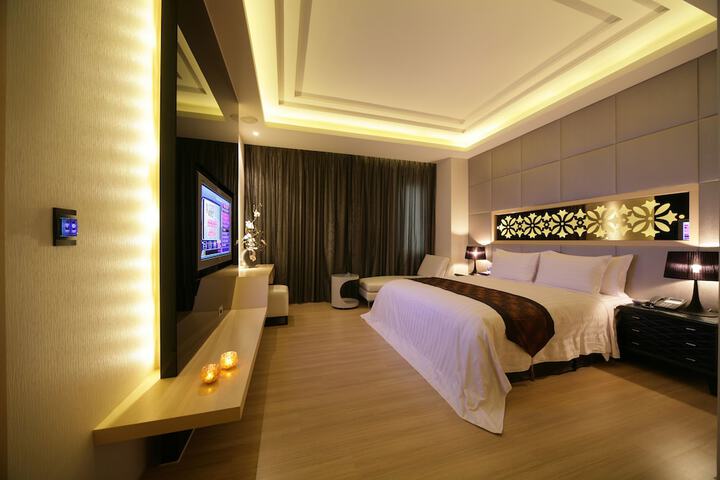 Room 15 of 65