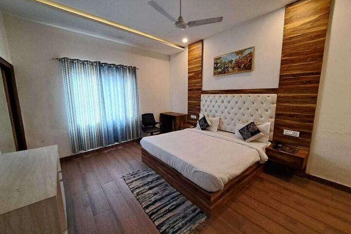 Room 21 of 73