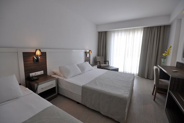 Room 6 of 35
