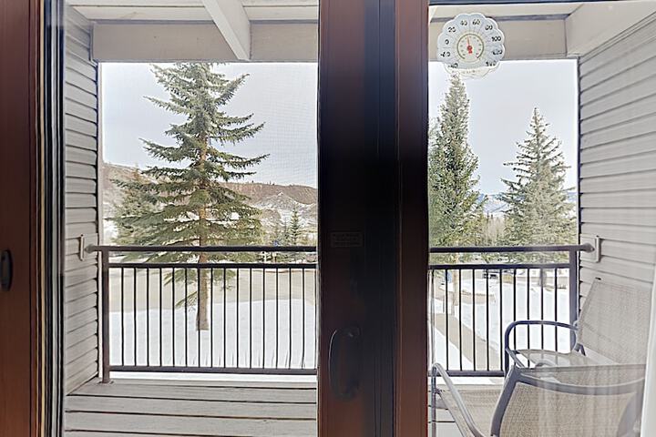 Hotel View 879 of 891